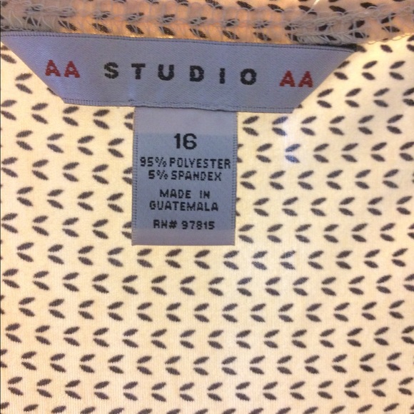 NWT! AA Studio Cream Short Sleeve V Neck Dress - Picture 4 of 5